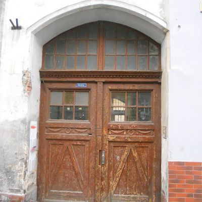 Renowacja drzwi-bram wejściowych oraz okien