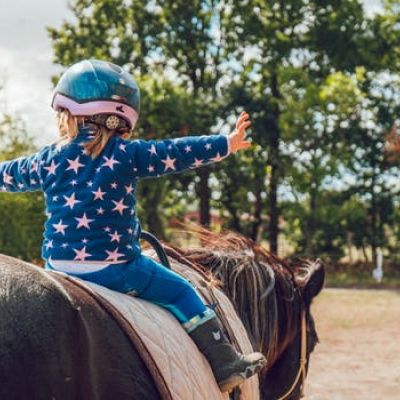 Rehabilitacja na biegunach – czyli terapia jazdą na koniu