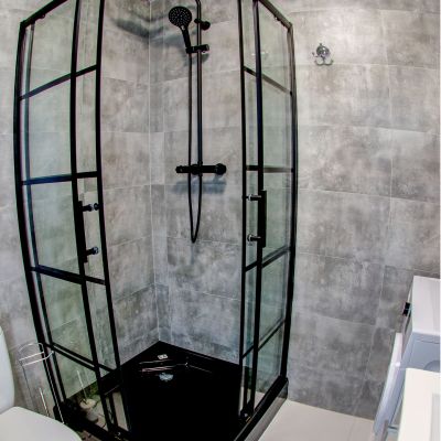 Kabiny prysznicowe czarne białe LOFT kwadratowe półokrągłe