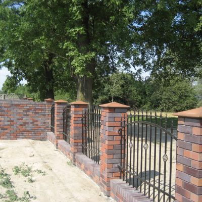 Murowanie ogrodzeń z klinkieru cegły pełnej i ręcznie formowanej