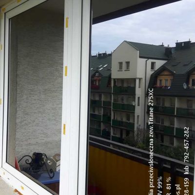 Folie przeciwsłoneczne na okna Fakro- folie na Velux Warszawa -przyciemnianie szyb w mieszkaniu, domu.....