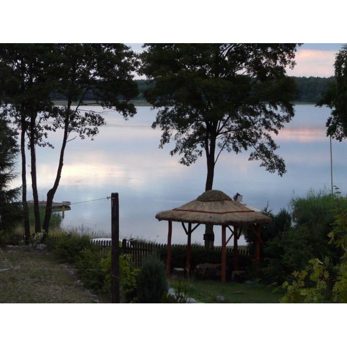 Wypoczynek i noclegi bezpośrednio nad jeziorem powidzkim w Ostrowie