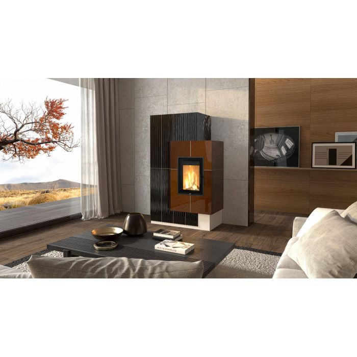 Zdrowy piec kaflowy nowej generacji z widokiem ognia.