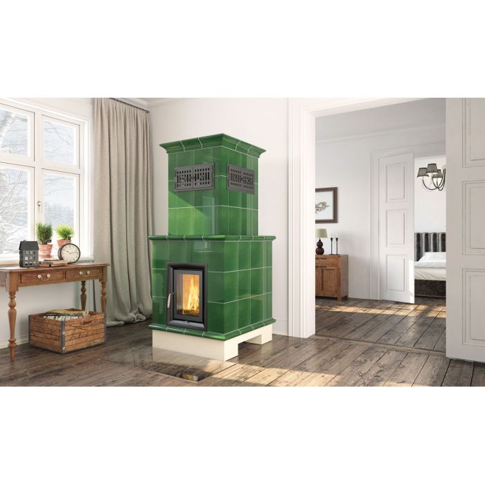 Zdrowy piec kaflowy nowej generacji z widokiem ognia.