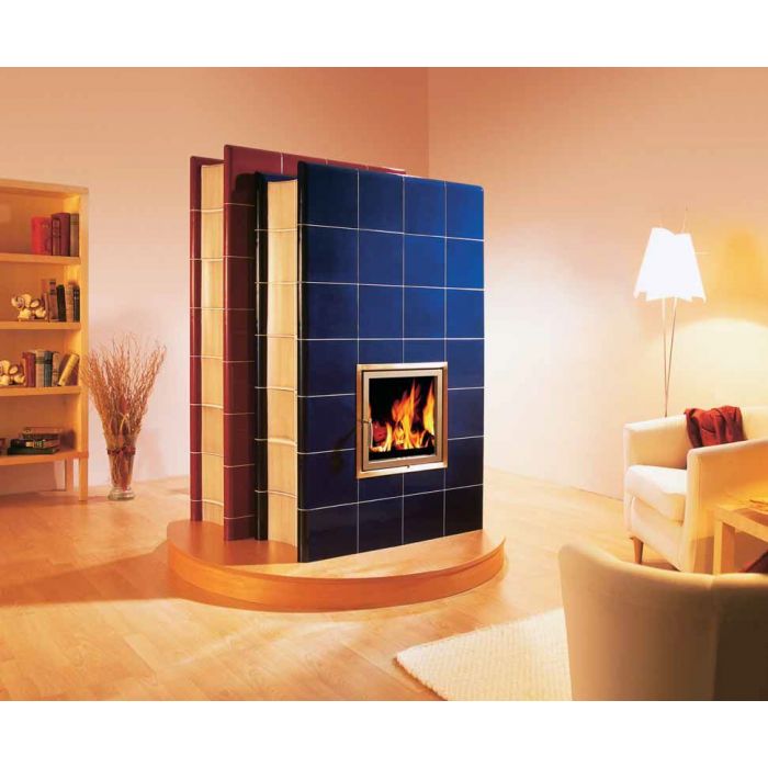 Zdrowy piec kaflowy nowej generacji z widokiem ognia.