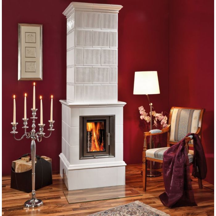 Zdrowy piec kaflowy nowej generacji z widokiem ognia.