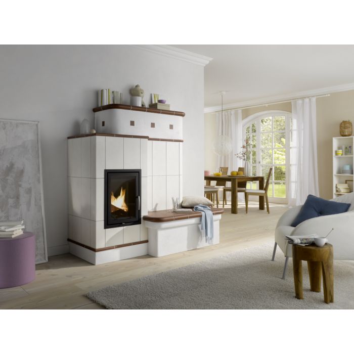 Zdrowy piec kaflowy nowej generacji z widokiem ognia.