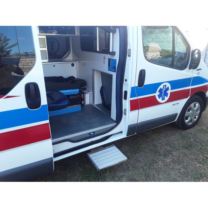 Ambulans trafic 2,o dci  2014r.