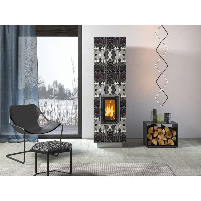 Zdrowy akumulacyjny piec kaflowy nowej generacji z widokiem ognia.