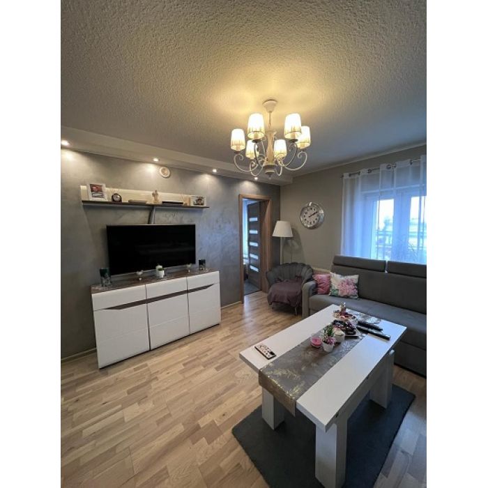 Piętrowy dom 160 m² na dużej działce, w pełni umeblowany – Skalmierzyce