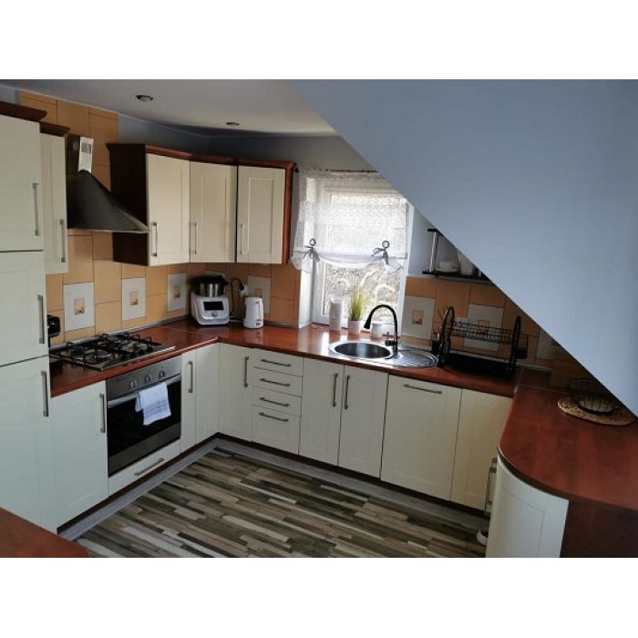 Piętrowy dom 160 m² na dużej działce, w pełni umeblowany – Skalmierzyce