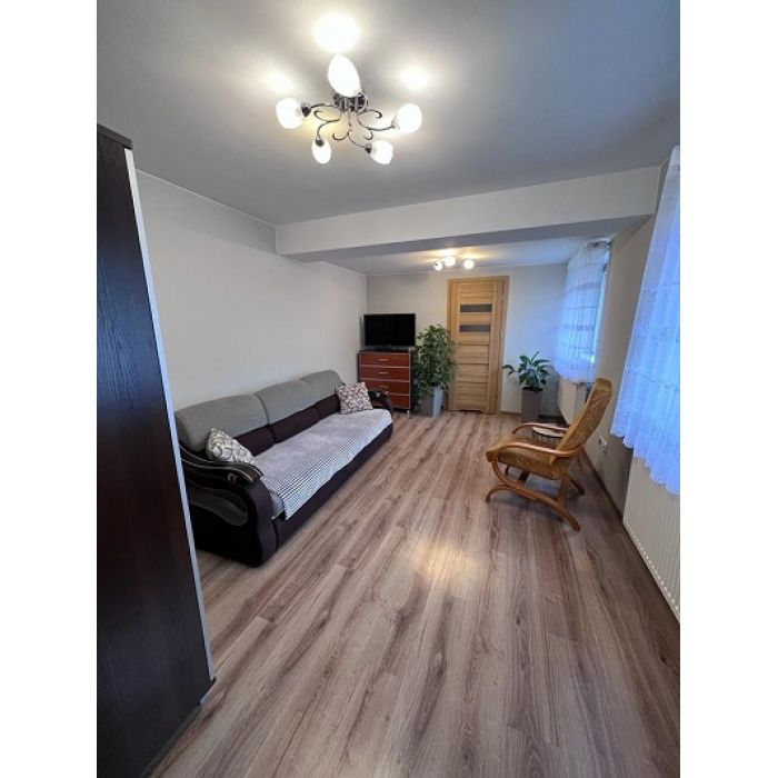 Piętrowy dom 160 m² na dużej działce, w pełni umeblowany – Skalmierzyce