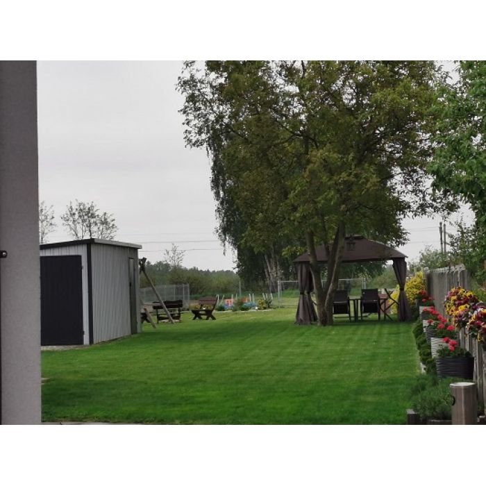 Piętrowy dom 160 m² na dużej działce, w pełni umeblowany – Skalmierzyce