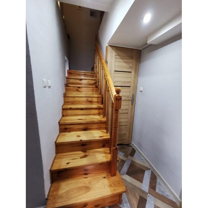 Piętrowy dom 160 m² na dużej działce, w pełni umeblowany – Skalmierzyce