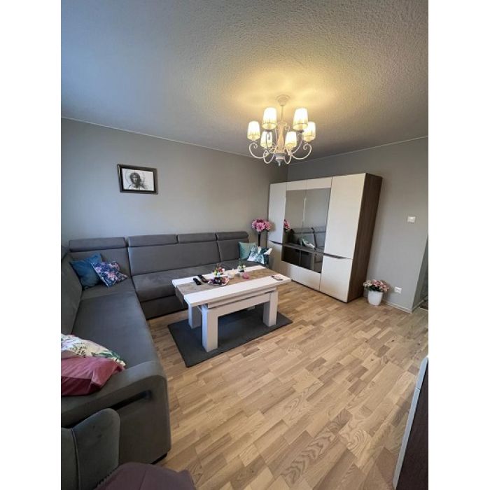 Piętrowy dom 160 m² na dużej działce, w pełni umeblowany – Skalmierzyce