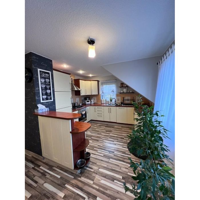 Piętrowy dom 160 m² na dużej działce, w pełni umeblowany – Skalmierzyce