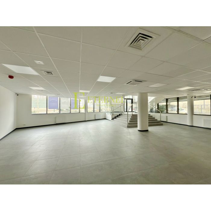 Duży lokal handlowy do wynajęcia przy Al. Jana Pawła II – 467,57 m²
