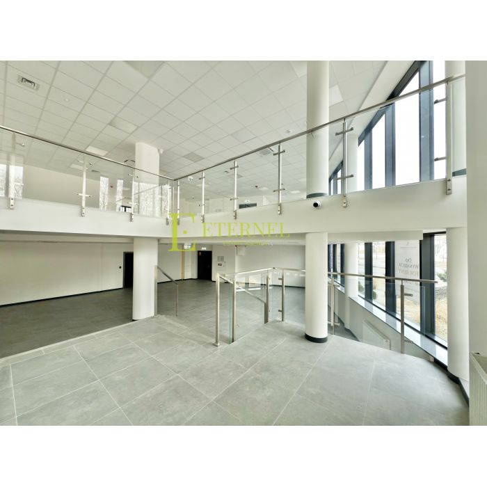Duży lokal handlowy do wynajęcia przy Al. Jana Pawła II – 467,57 m²