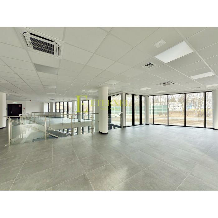 Duży lokal handlowy do wynajęcia przy Al. Jana Pawła II – 467,57 m²