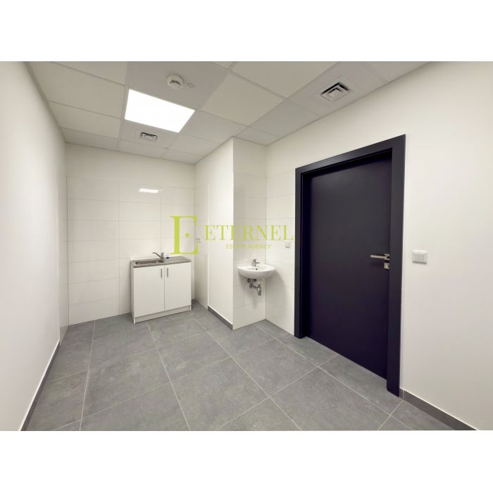 Duży lokal handlowy do wynajęcia przy Al. Jana Pawła II – 467,57 m²