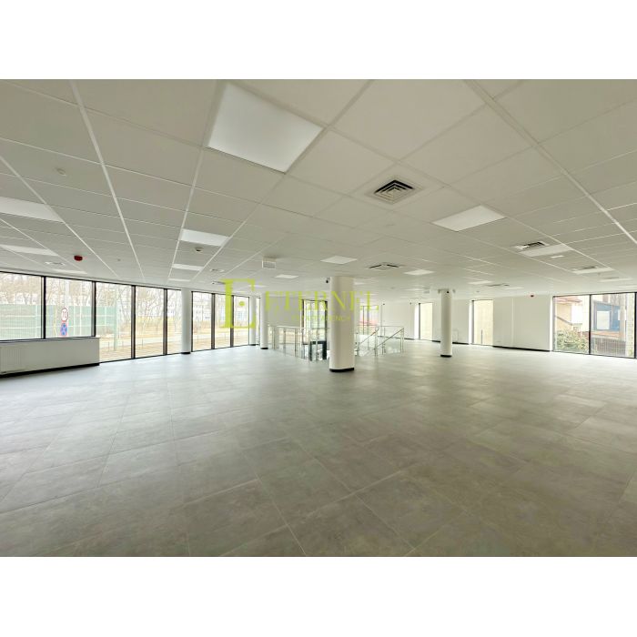 Duży lokal handlowy do wynajęcia przy Al. Jana Pawła II – 467,57 m²