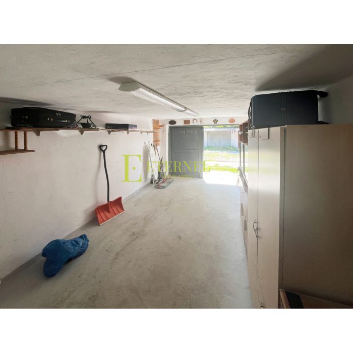 Wyremontowany kryty garaż 16,8m2 z prądem – ul. Ofiar Dąbia, Kraków