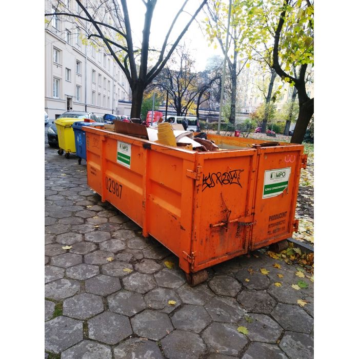 czyszczenie piwnic mieszkań domów garaży wywozimy meble sprzęt AGD rtv wyposażenie zawartość szaf ubrania szkło