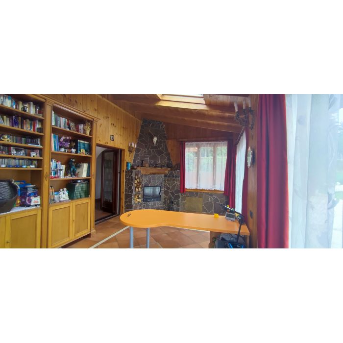 DOM Z DZIALKA W OKOLICACH RZYMU - WLOCHY