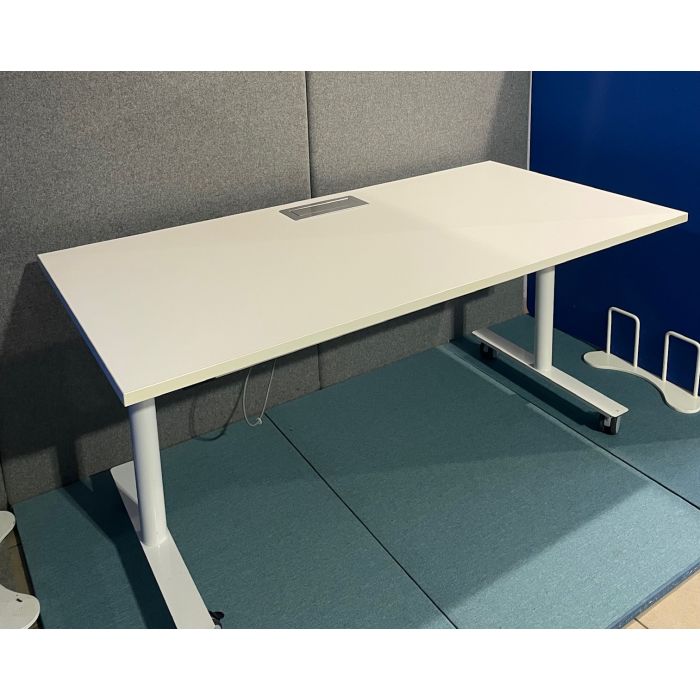 Biurko-stół konferencyjny składany na kółkach z teleportem