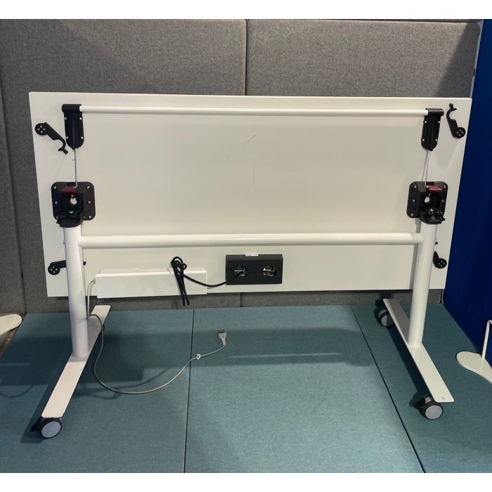 Biurko-stół konferencyjny składany na kółkach z teleportem