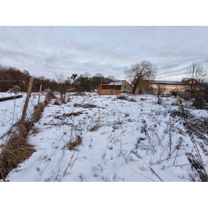 1000 m² Działki Budowlanej