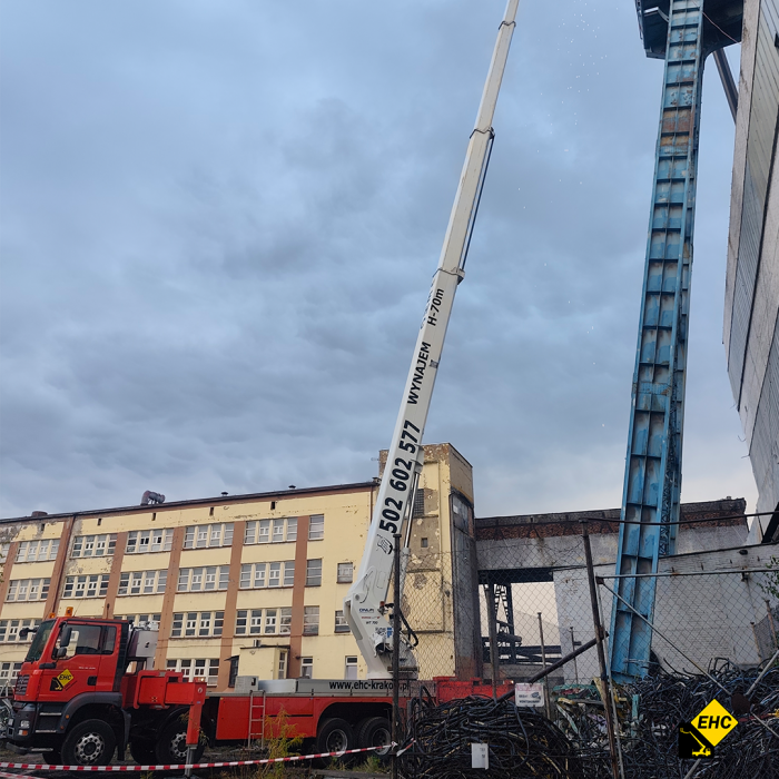 Wynajem dźwigów samojezdnych do 50 ton i podnośników koszowych do 70 metrów