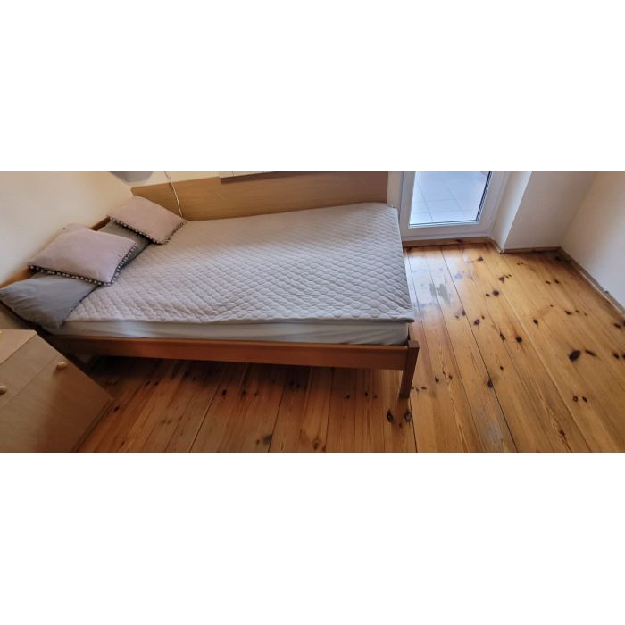 Meble kuchenne, stół, krzesła, łóżko