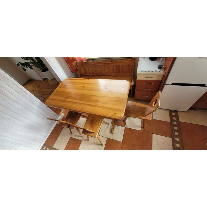 Meble kuchenne, stół, krzesła, łóżko