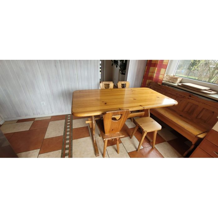 Meble kuchenne, stół, krzesła, łóżko