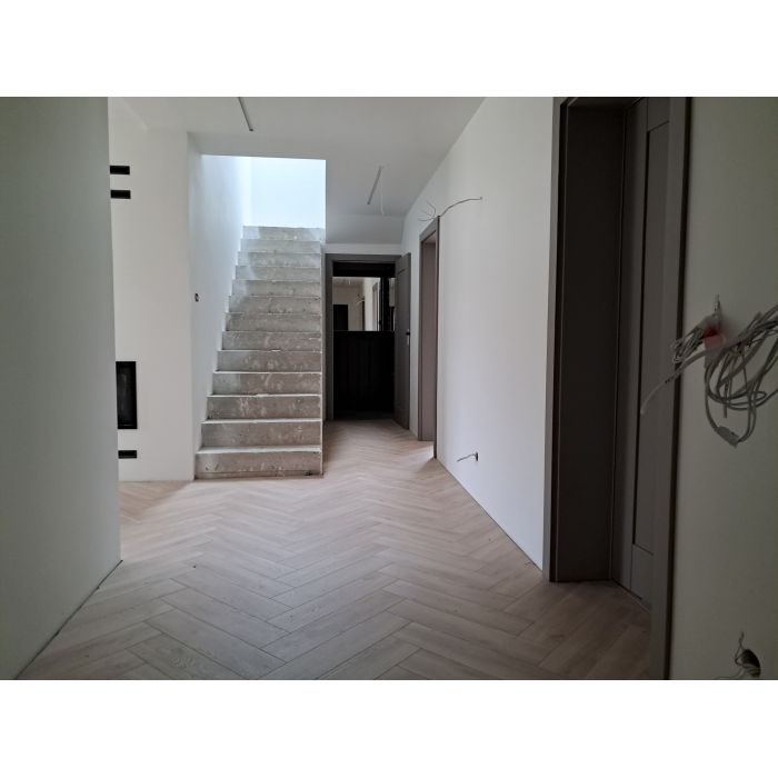 Dom 212 m2, Nowy, Piękne Widoki, 5 km od Kielc