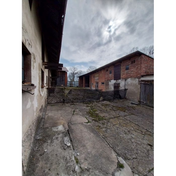 Dom z zabudową gospodarczą w spokojnej wsi! Pilszcz