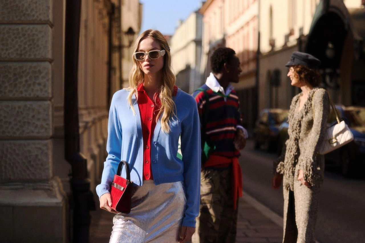 Trendy rodzą się na ulicach. Jak street style zmienił tygodnie mody