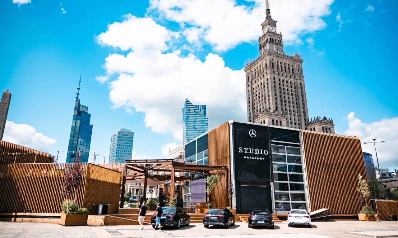 Mercedes-Benz Studio Warszawa żegna lato potrójną premierą Klasy C