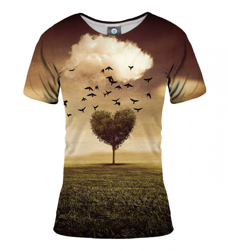 tshirt with tree heart motive
