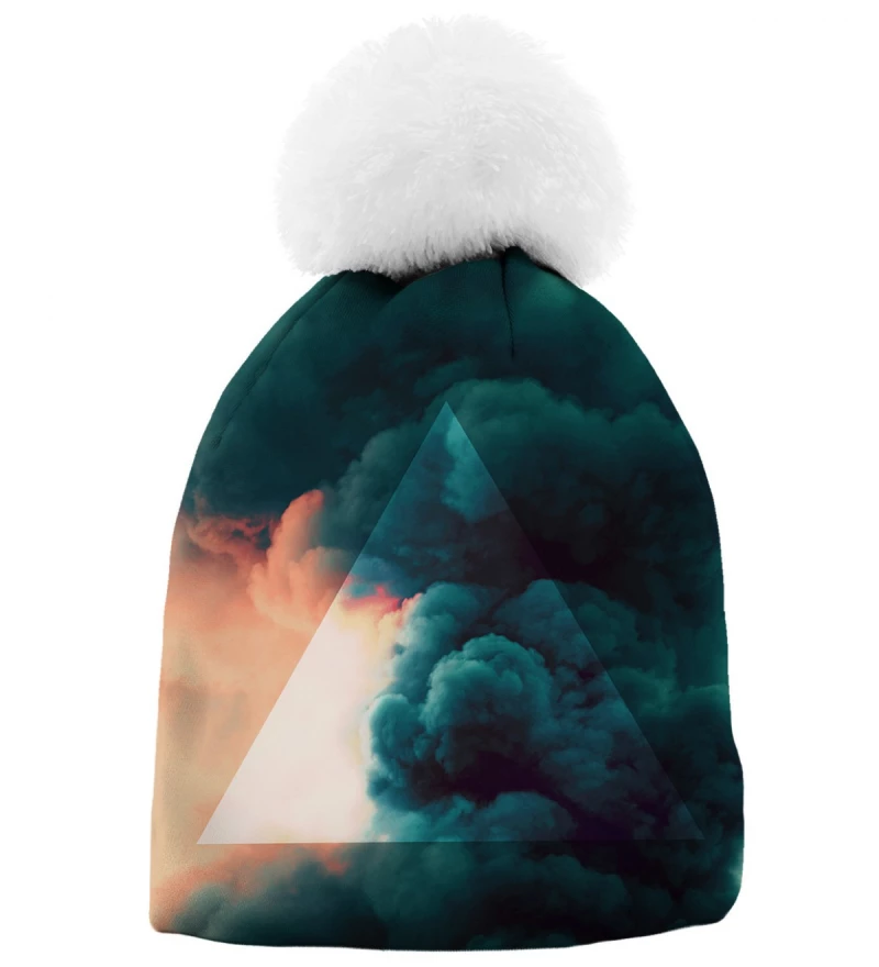 czapka z motywem chmur