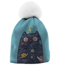 niebieska czapka z motywem kota w kosmosie