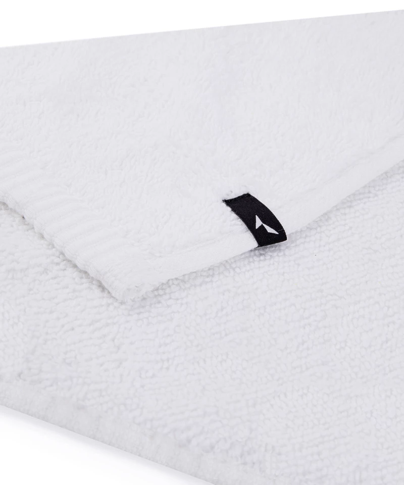 Biały ręcznik kąpielowy 3