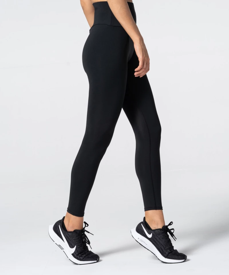 Black Spark™ Ultra Highwaist leggings with lengthened waist