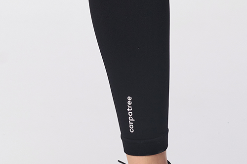 black seamless leggings with logo