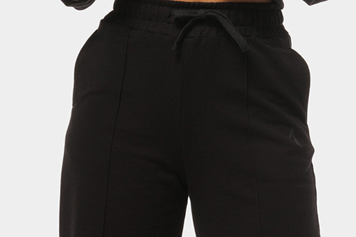 czarne spodnie dresowe vivid