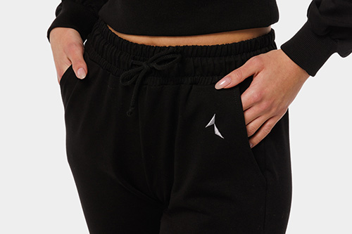 black tied sweatpants