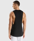 czarny tank top podkeślający sylwetkę