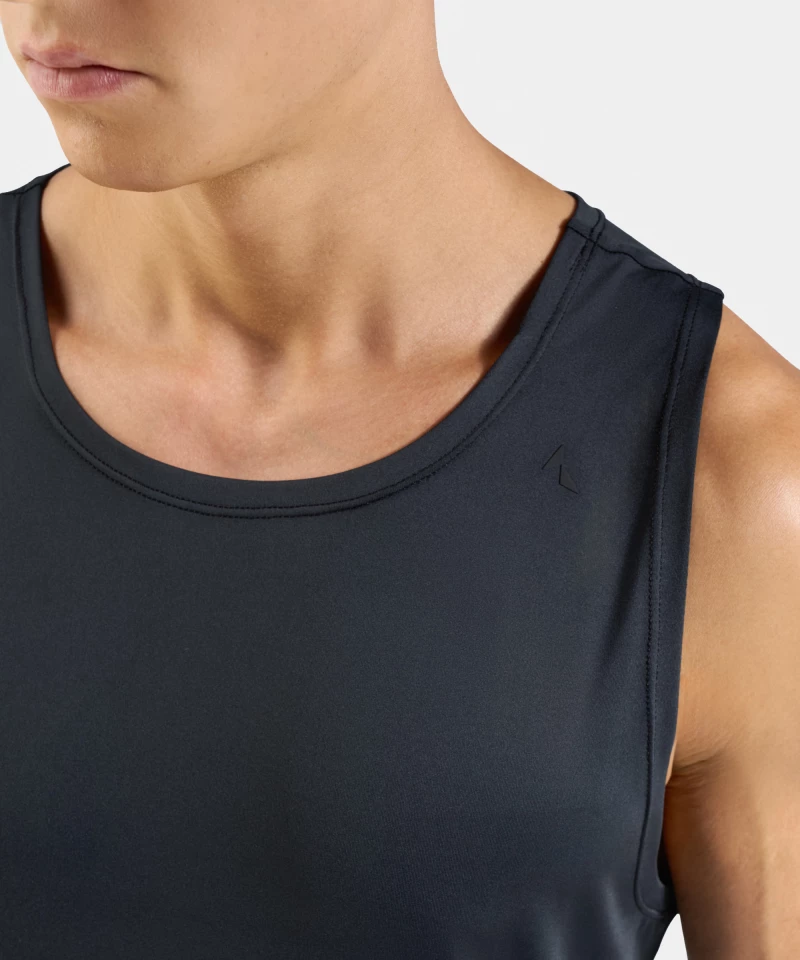 minimalistyczny tank top sportowy męski