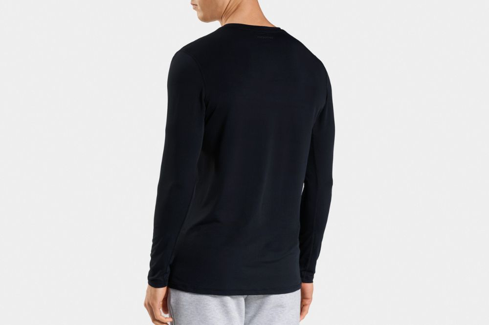 Men's black longsleeve